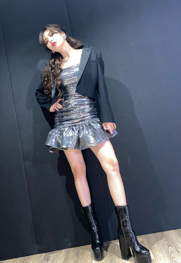 韩国美女金泫雅日常私服穿搭,时尚有活力