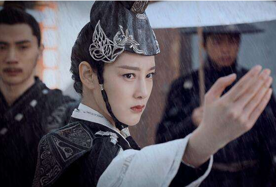 《剑王朝》中的七仙女：李一桐高傲姚笛美艳，她被赞是小林青霞