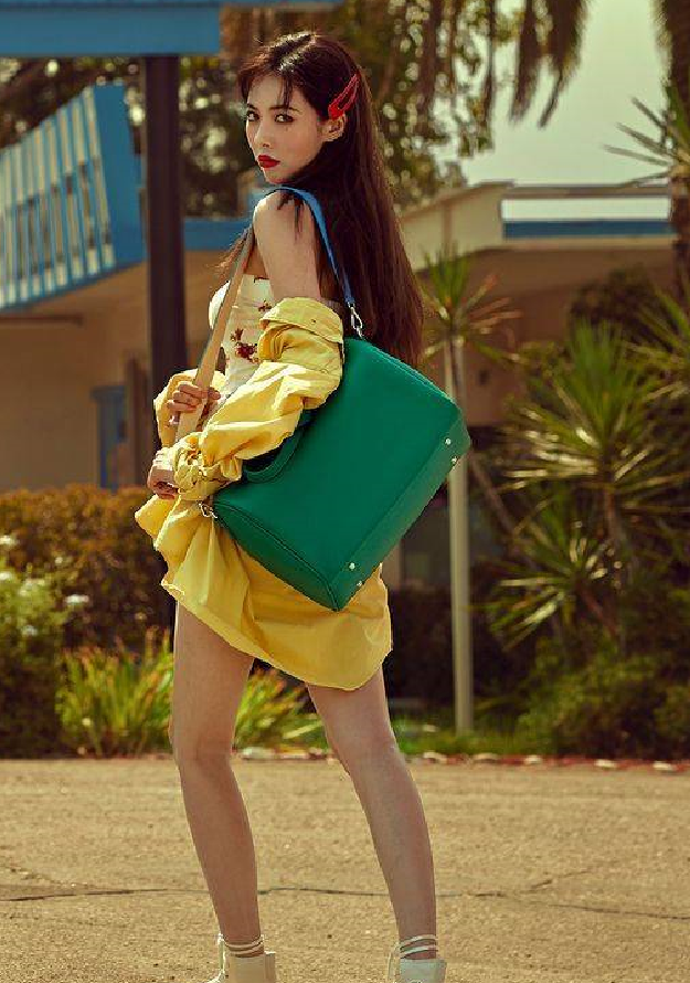 韩国美女金泫雅日常私服穿搭,时尚有活力