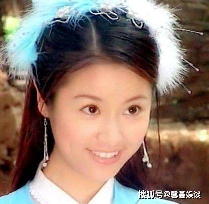 范冰冰戴羽毛,李若彤戴羽毛,林心如戴羽毛,都不及她惊艳