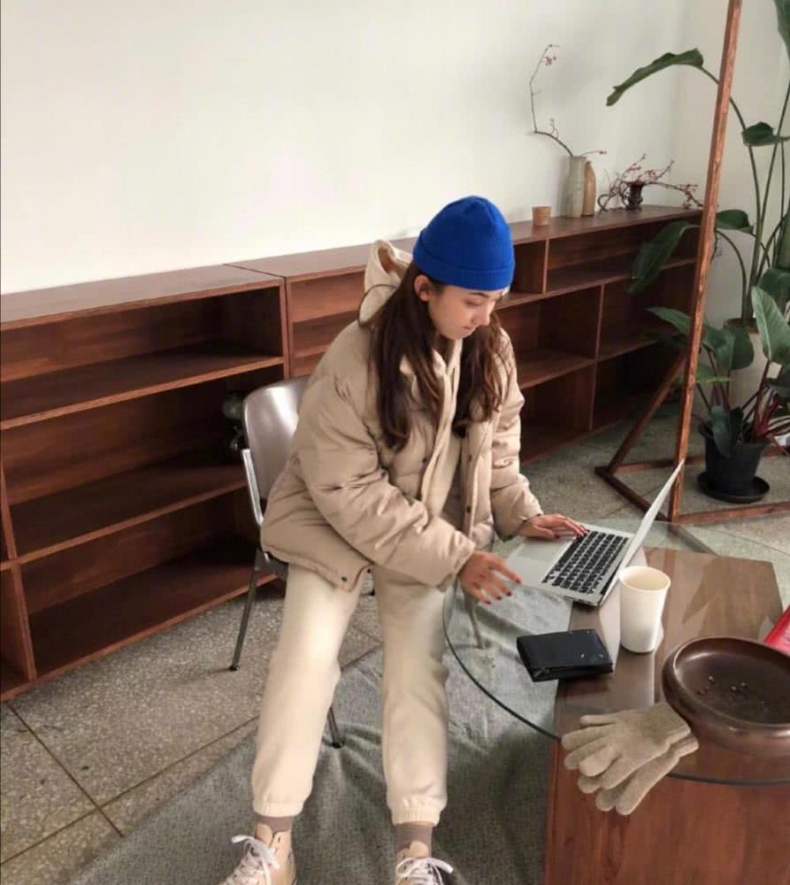 女生不需要买大牌，8套时髦又实用的基本款，保暖显贵又有范儿！