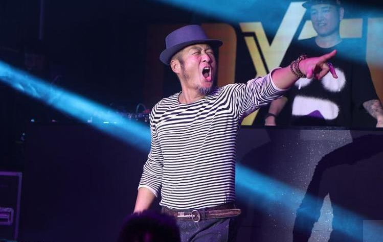 头婚出轨二婚又出轨?吸毒被抓无人嫁,年过50只能与前妻复婚