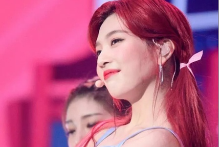 雪梨的粉发，泰妍的金发，韩女星简直是行走的染发模板