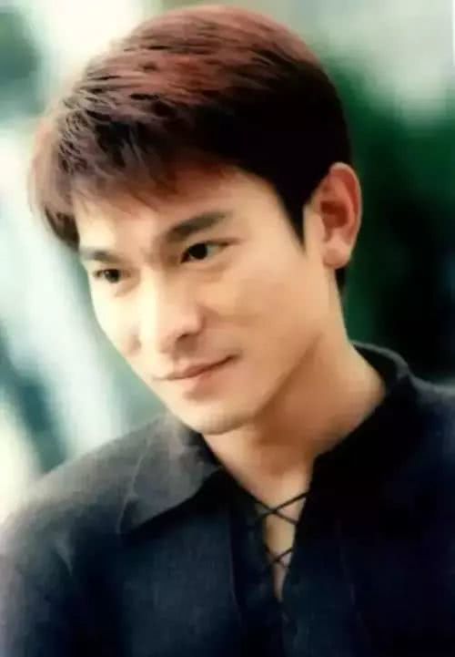 20位男星的18岁,黄磊貌若潘安却落榜,徐峥读上戏时头发还在