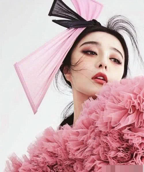 范冰冰受访回顾23年演艺生涯，并谈与李晨分手：我还相信有真爱！