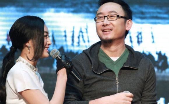 曾多次向秦岚求婚被拒,后娶小12岁央视美女主持,今47岁成赢家