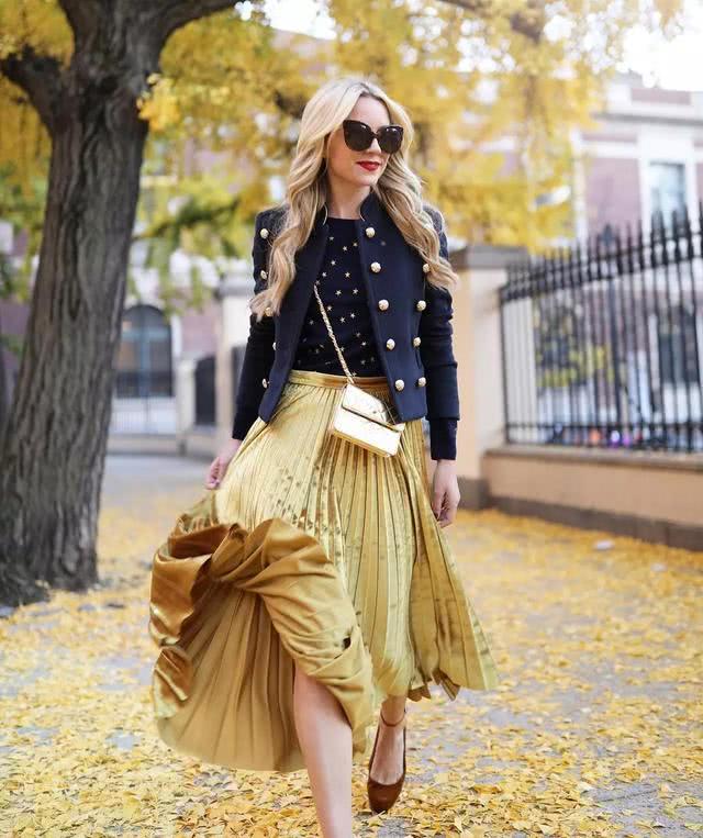 秋冬穿今年流行的3款裙装,好看时髦谁穿谁好看!