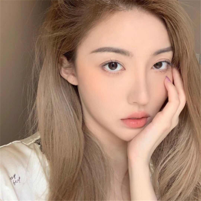 今年流行这4种发色,时髦减龄还显白