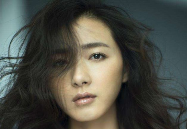 她是娱乐圈最干净女星,因拒绝潜规则被导演封杀,如今凭实力走红