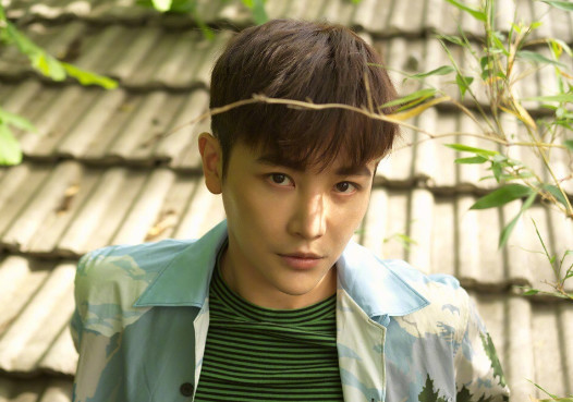 自己迟到赶不上飞机，却在机场辱骂中国人，孙坚回怼的太霸气