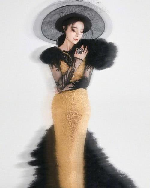 范冰冰受访回顾23年演艺生涯，并谈与李晨分手：我还相信有真爱！