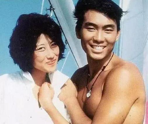 ​他是《古惑仔》里的司徒浩南，生活中是个学霸，真是人不可貌相