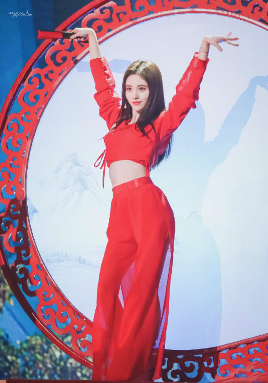 “4000年美女”鞠婧祎，原来美在这里