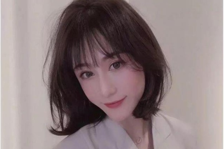 冬天流行的蓬松短发发型，方脸圆脸的女生一定要知道