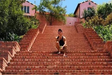 觉得郑多燕减肥操太难做,最适合懒人的减肥运动快行动