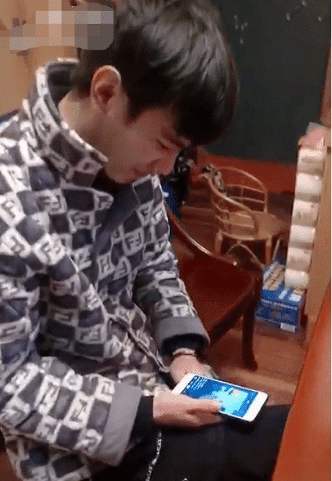 网红小哥哥的发际线火了?网友表示眼瞎了