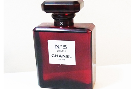 香奈儿香水五号限量版上市,奢华香味具有典藏价值
