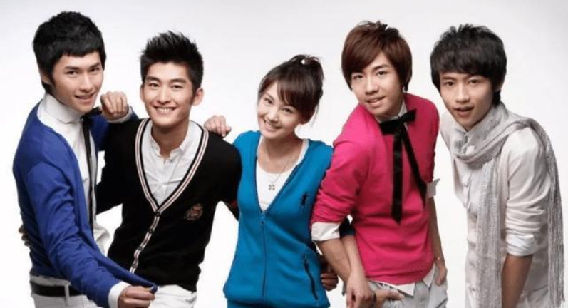 曾是最帅气男孩,因为整容又回到了原先的样子,32岁就像18岁