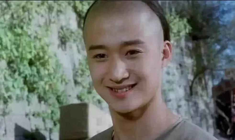 20位男星的18岁,黄磊貌若潘安却落榜,徐峥读上戏时头发还在