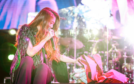 陈绮贞街头拥吻神秘男身份曝光 男方已婚且育有2个孩子疑似出轨？