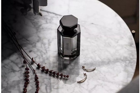 1565930443950965.jpg 射手水瓶金牛适合的转运香水,香奈儿、古驰的温柔香