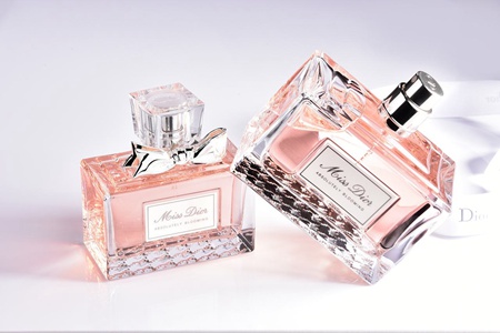 迪奥品牌的三款女士香水,法式优雅演绎高级女人香