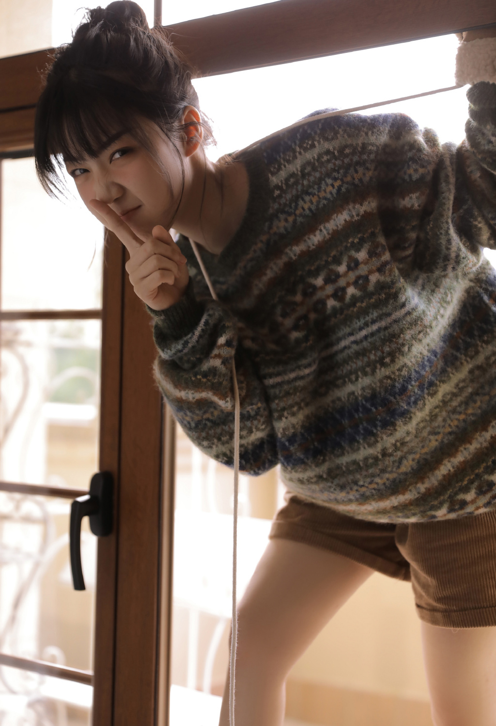 超短裤青春可爱美女白皙长腿清纯诱人写真
