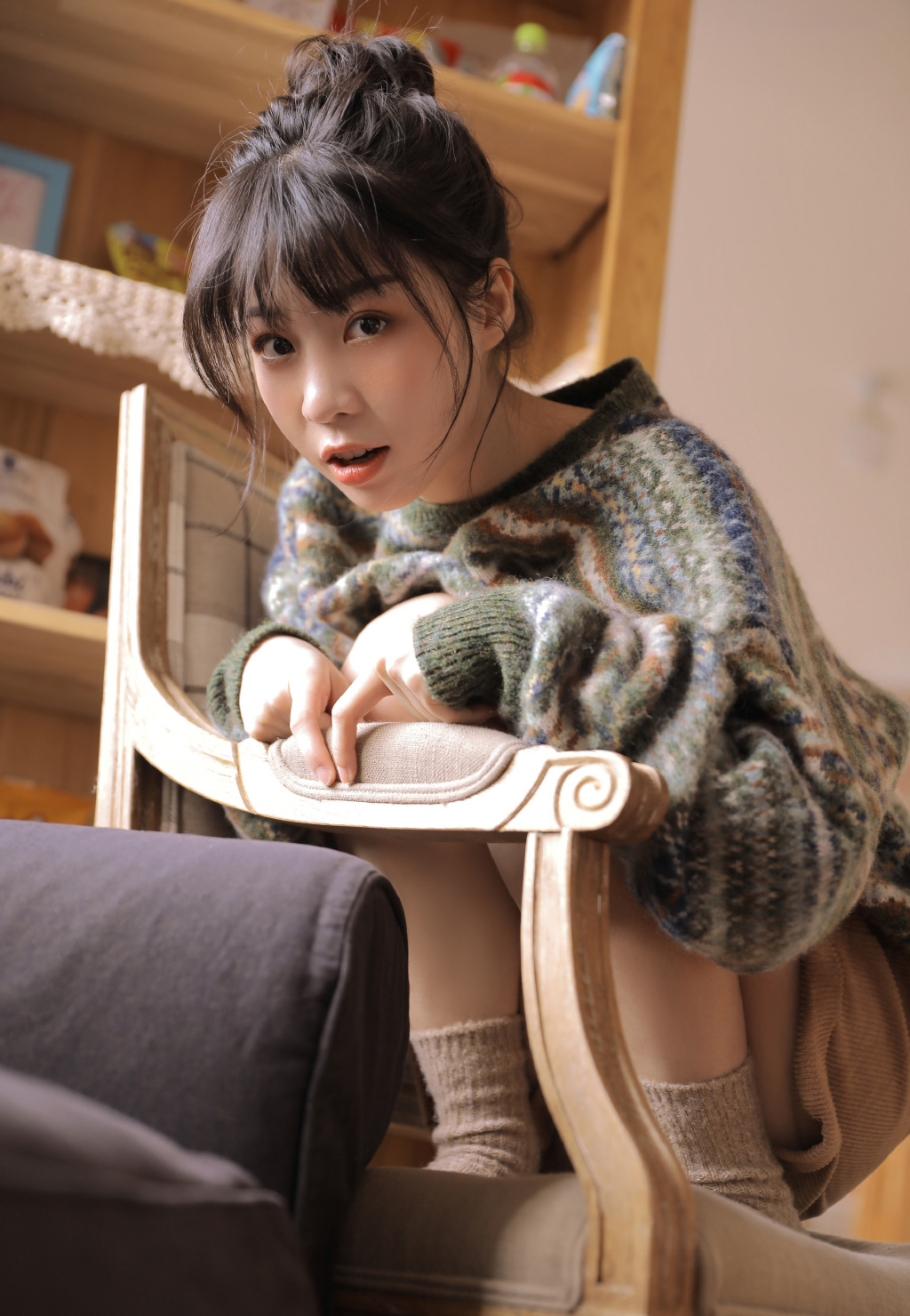 超短裤青春可爱美女白皙长腿清纯诱人写真