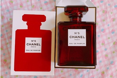 香奈儿五号香水获得FIFI奖最佳包装，它凭什么经久不衰