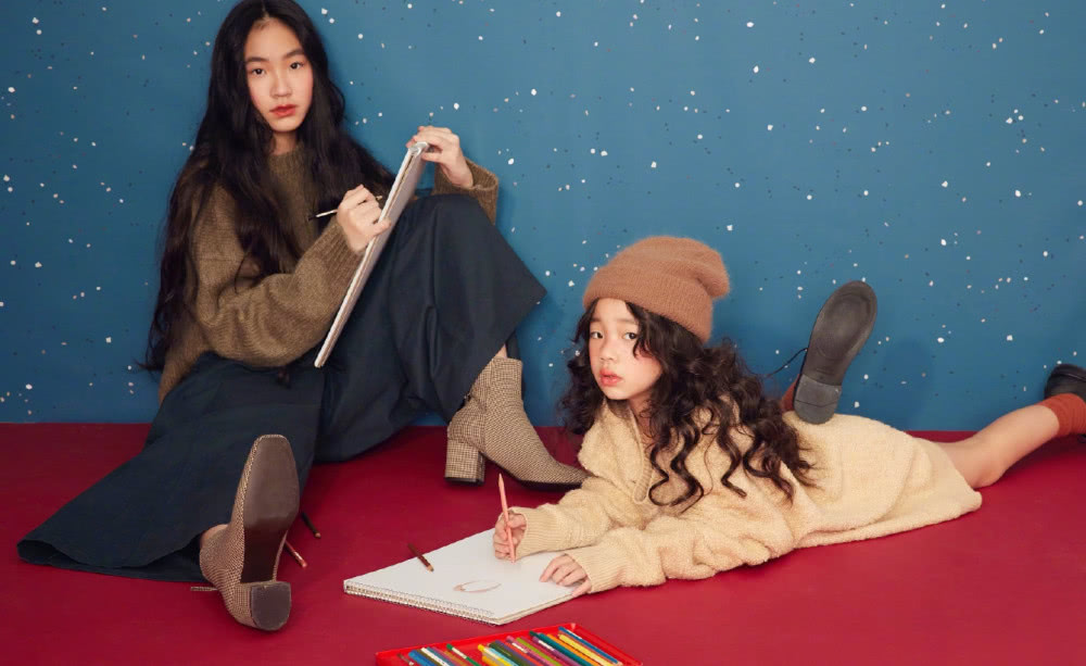 小S女儿们轮番拍大片！老二淑女老三雀斑妆惊艳，天生的高级脸