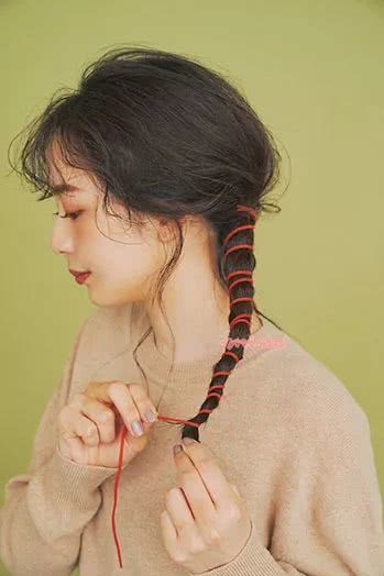 针织衫穿得不如别人好看？可能是发型的问题