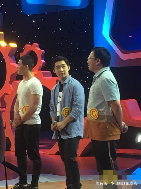 他9岁与周杰伦登春晚一炮而红，为捞钱不上学，今20岁让人唏嘘