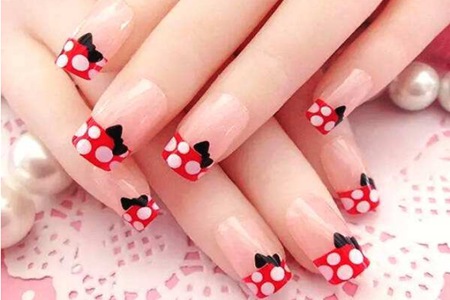 法式、条纹、波点美甲图片,女生流行的2019新款式大全