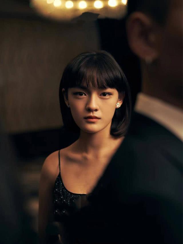 辛芷蕾的发型不要再剪了，现在流行“初恋头”，时髦可爱很高级