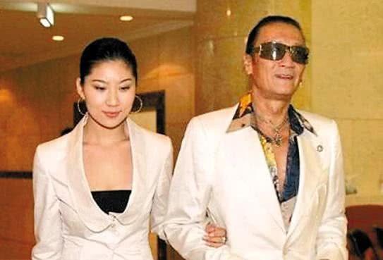 34岁的COCO,用12年换来谢贤2000万分手费,如今的她过得怎么样