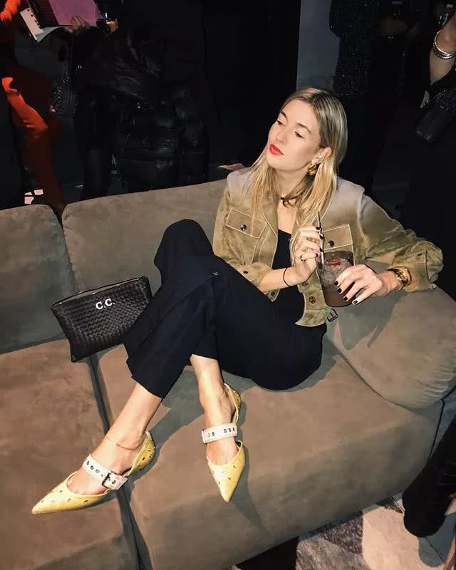 极简混搭风，时尚博主示范最适合上班族的穿衣范本