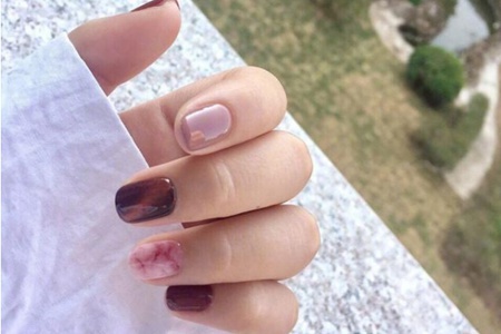 2019秋冬最流行美甲新款式,八款干净简单清新美甲图片