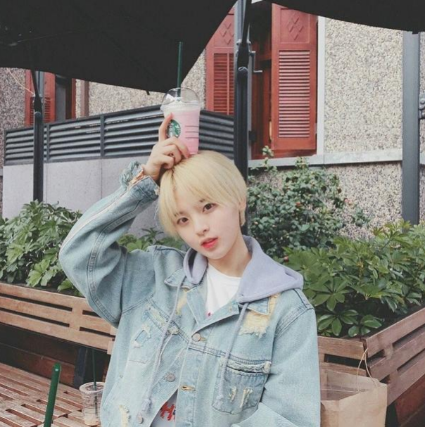 本以为杨超越只有长发好看,换上金色短发后,直接被帅到了