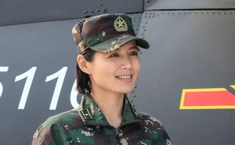 与丈夫相恋21年，却被嫩模抢走丈夫，今前妻片约不断他却无人识