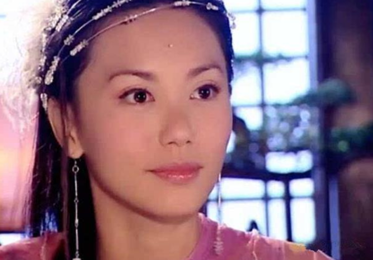 她是最美牡丹仙子,嫁大10岁外籍老公,如今46岁依然肤若凝脂