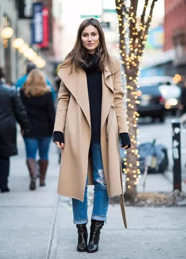 秋冬必备的驼色系穿搭，记住这些穿搭细节，简单中有高级感