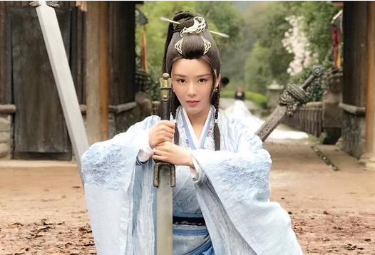 《剑王朝》中的七仙女：李一桐高傲姚笛美艳，她被赞是小林青霞