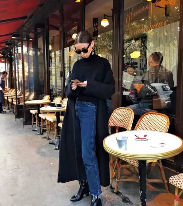 黑色大衣穿上太沉闷?这是因为你不会穿呀