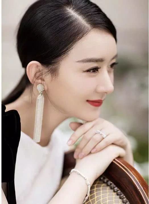 深受戚薇宋茜等女明星宠爱的夸张耳饰，时髦到让你抛弃所有耳钉