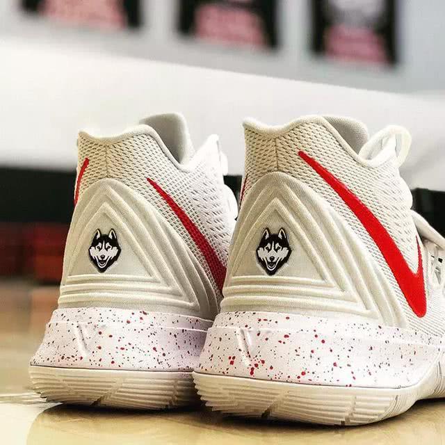 鞋跟神犬印花!欧文5新配色曝光