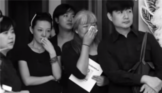 因癌症去世的央视主持人除了李咏还有她，病逝时年仅42岁