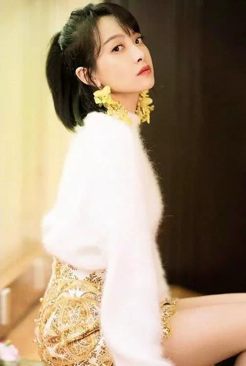 深受戚薇宋茜等女明星宠爱的夸张耳饰，时髦到让你抛弃所有耳钉