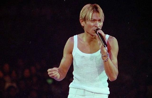 除了谢霆锋,刘德华也能驾驭所有发型,最后一张容易让人上瘾