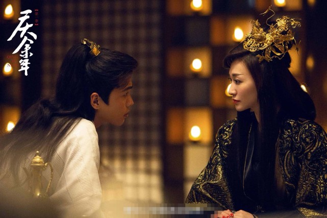 范闲张若昀感叹:“庆余年太难了”,网友纷纷留言安慰显温暖