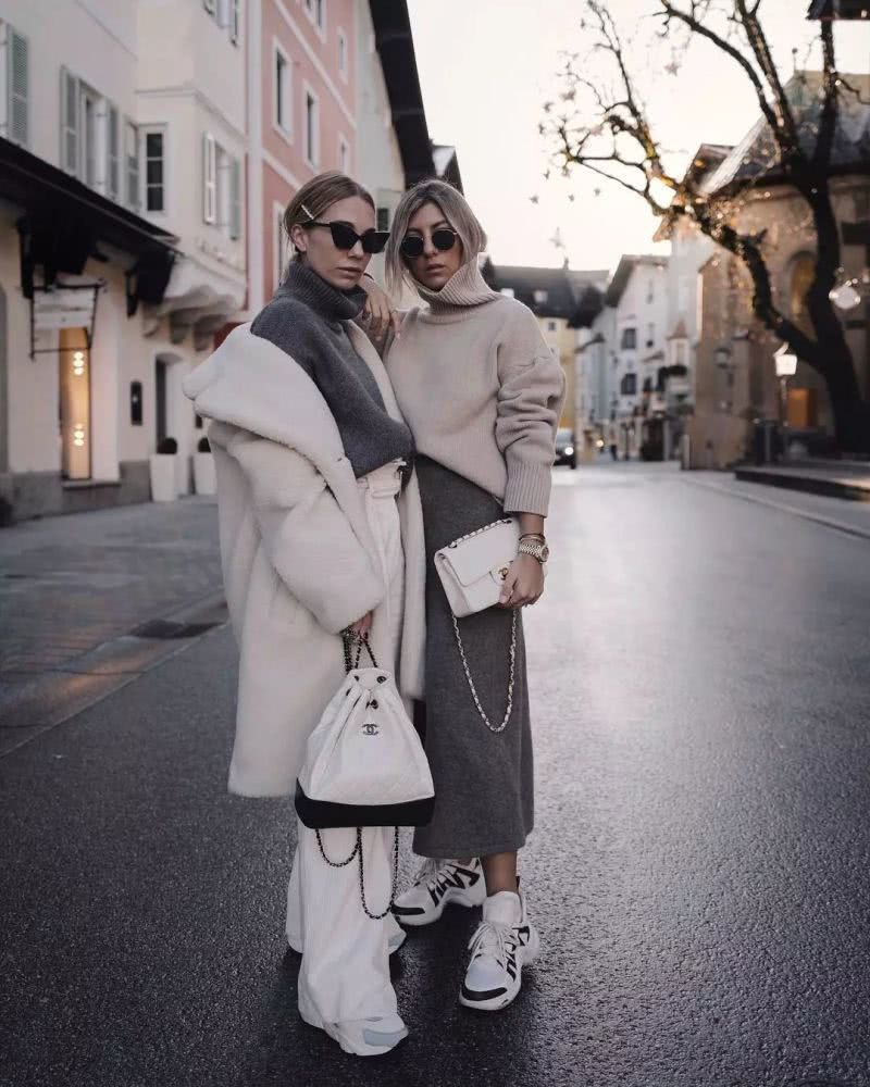 今年秋冬别穿大衣了，羊羔毛外套才是时尚首选！